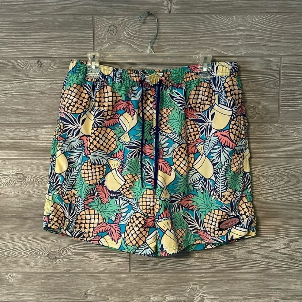 Vineyard Vines Mens Large Pineapple Tropical Print Chappy Swim Trunks